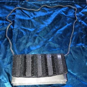 La Regale silver purse
